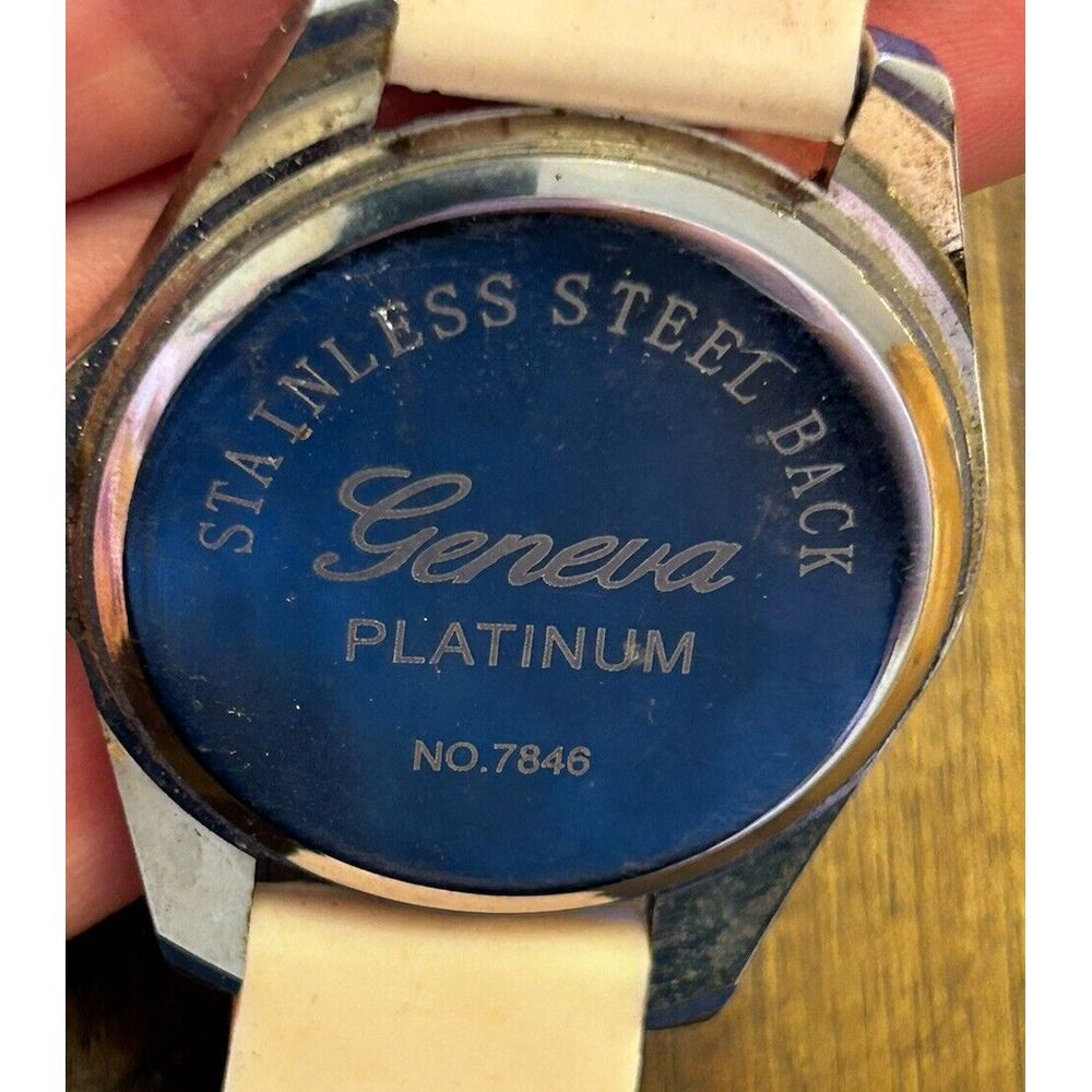 Geneva Pink Dial Round Silver Tone Case‎ Pink Silicone Band Watch - Picture 4 of 4